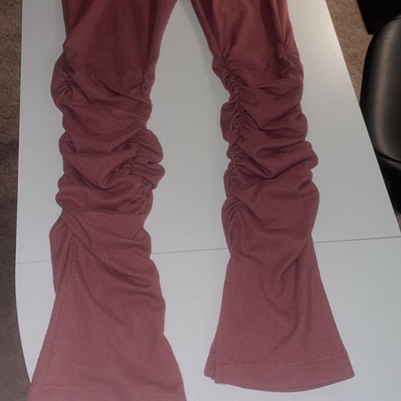 Blush rose pink scrunch flare pants💖 - Picture 2 of 5